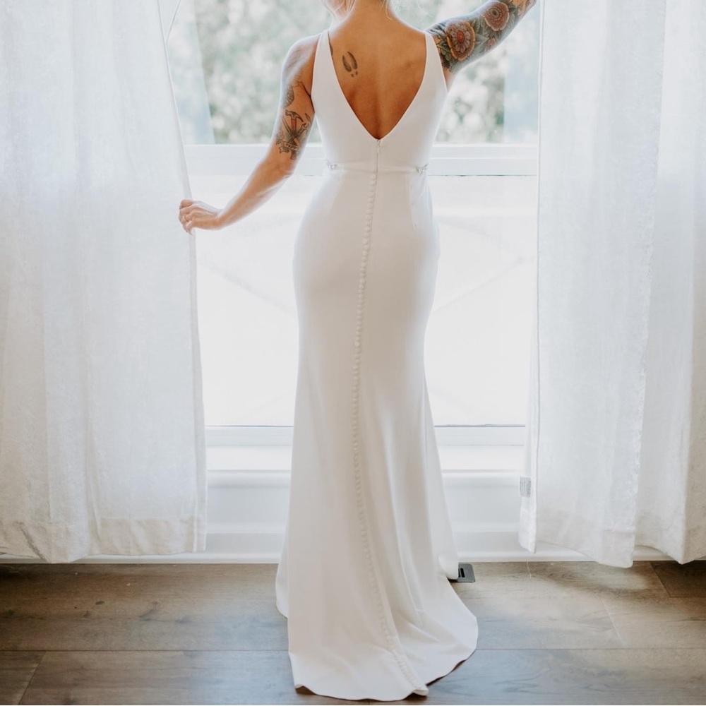 Minimalist wedding dress